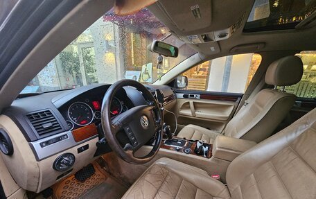 Volkswagen Touareg III, 2004 год, 500 000 рублей, 14 фотография