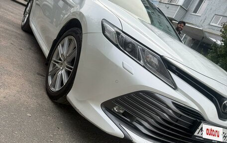 Toyota Camry, 2019 год, 2 850 000 рублей, 2 фотография