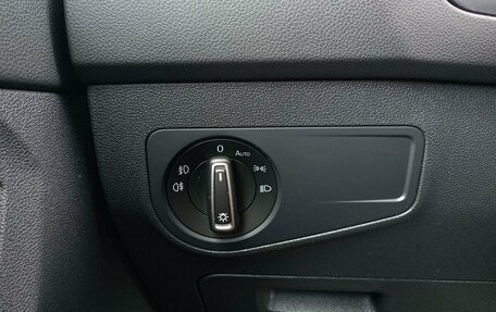 Volkswagen Tiguan II, 2018 год, 2 399 000 рублей, 10 фотография
