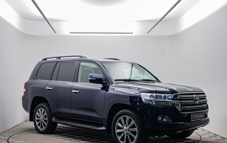 Toyota Land Cruiser 200, 2017 год, 6 495 000 рублей, 3 фотография