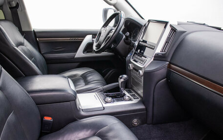 Toyota Land Cruiser 200, 2017 год, 6 495 000 рублей, 9 фотография
