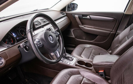 Volkswagen Passat B7, 2014 год, 1 045 000 рублей, 10 фотография