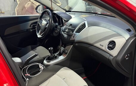 Chevrolet Cruze II, 2013 год, 800 000 рублей, 5 фотография