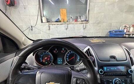 Chevrolet Cruze II, 2013 год, 800 000 рублей, 4 фотография
