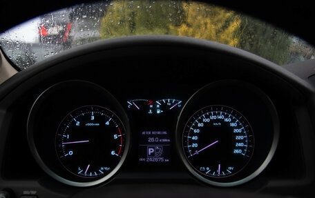 Toyota Land Cruiser 200, 2010 год, 2 968 000 рублей, 10 фотография