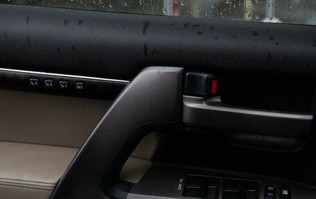 Toyota Land Cruiser 200, 2010 год, 2 968 000 рублей, 20 фотография