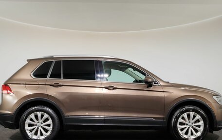 Volkswagen Tiguan II, 2018 год, 1 850 000 рублей, 4 фотография
