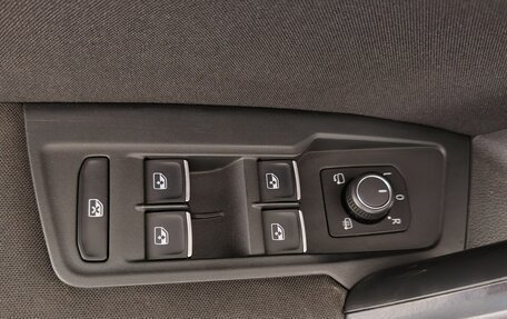 Volkswagen Tiguan II, 2018 год, 1 850 000 рублей, 15 фотография