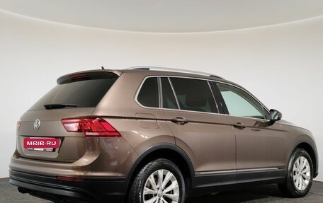 Volkswagen Tiguan II, 2018 год, 1 850 000 рублей, 5 фотография