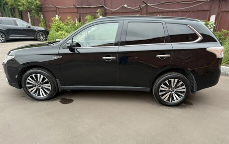 Mitsubishi Outlander III рестайлинг 3, 2013 год, 1 790 000 рублей, 6 фотография