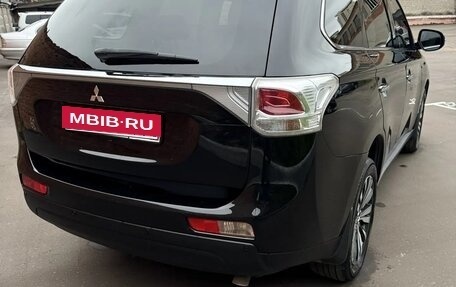 Mitsubishi Outlander III рестайлинг 3, 2013 год, 1 790 000 рублей, 3 фотография
