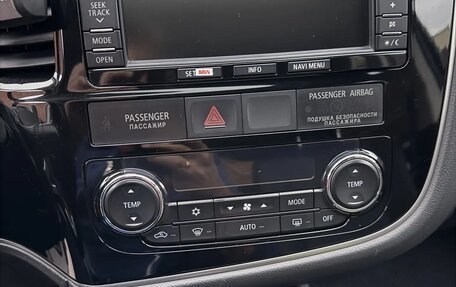 Mitsubishi Outlander III рестайлинг 3, 2013 год, 1 790 000 рублей, 11 фотография