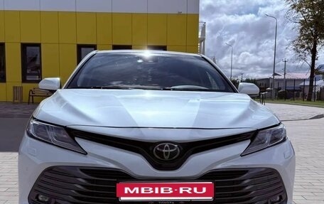 Toyota Camry, 2021 год, 2 900 000 рублей, 4 фотография