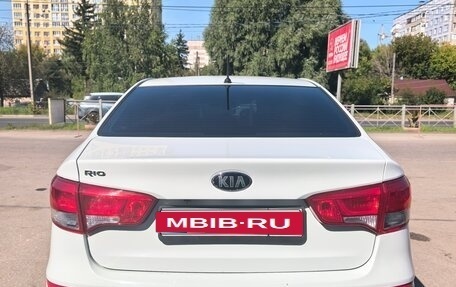 KIA Rio III рестайлинг, 2015 год, 1 000 000 рублей, 9 фотография
