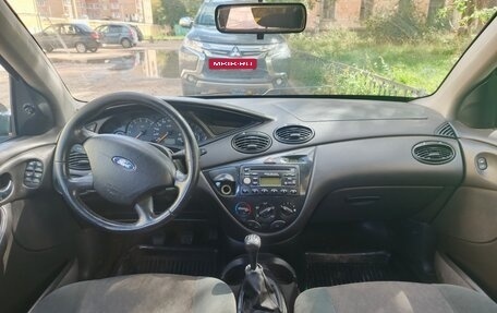 Ford Focus IV, 2001 год, 235 000 рублей, 11 фотография