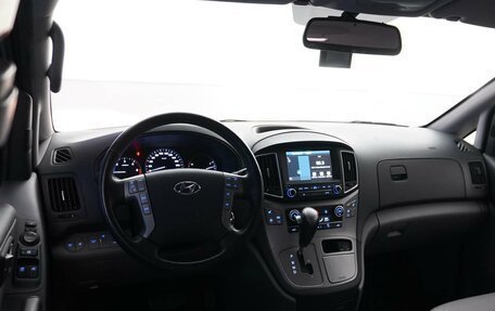 Hyundai Grand Starex Grand Starex I рестайлинг 2, 2018 год, 4 099 999 рублей, 6 фотография