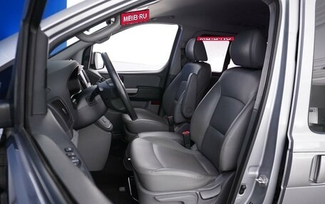Hyundai Grand Starex Grand Starex I рестайлинг 2, 2018 год, 4 099 999 рублей, 12 фотография
