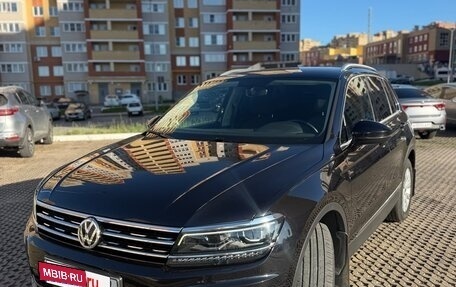 Volkswagen Tiguan II, 2017 год, 2 500 000 рублей, 2 фотография