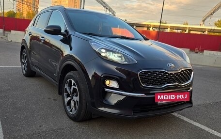 KIA Sportage IV рестайлинг, 2019 год, 1 900 000 рублей, 2 фотография