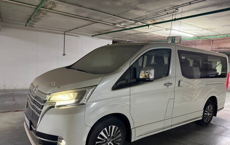 Toyota HiAce H300, 2022 год, 8 490 000 рублей, 1 фотография