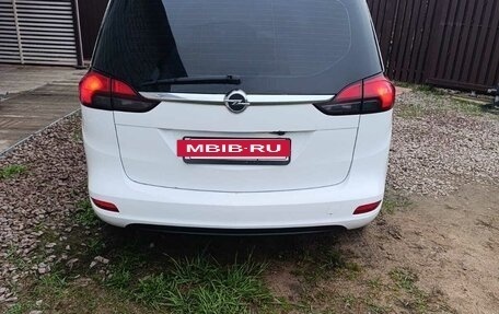 Opel Zafira C рестайлинг, 2015 год, 900 000 рублей, 2 фотография