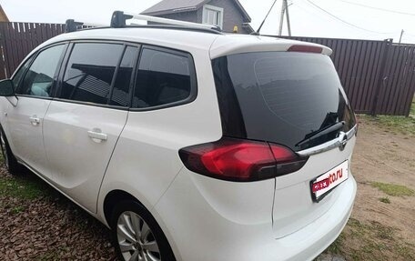 Opel Zafira C рестайлинг, 2015 год, 900 000 рублей, 3 фотография
