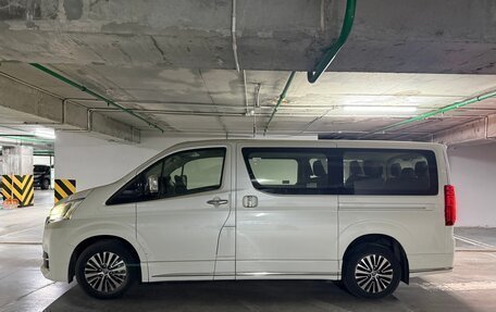 Toyota HiAce H300, 2022 год, 8 490 000 рублей, 7 фотография