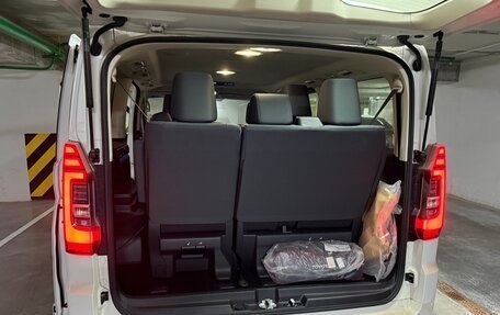Toyota HiAce H300, 2022 год, 8 490 000 рублей, 10 фотография