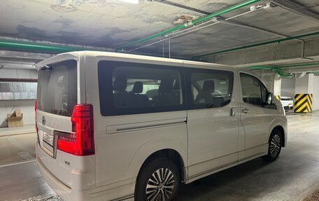 Toyota HiAce H300, 2022 год, 8 490 000 рублей, 5 фотография