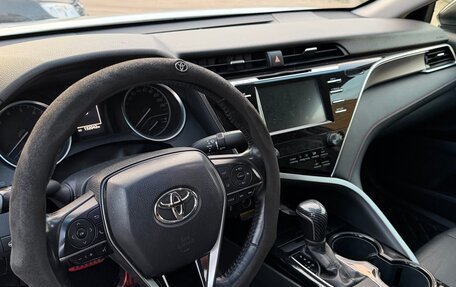 Toyota Camry, 2020 год, 2 700 000 рублей, 10 фотография