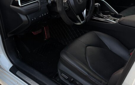 Toyota Camry, 2020 год, 2 700 000 рублей, 9 фотография