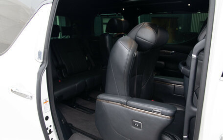 Toyota Alphard III, 2019 год, 4 490 000 рублей, 18 фотография