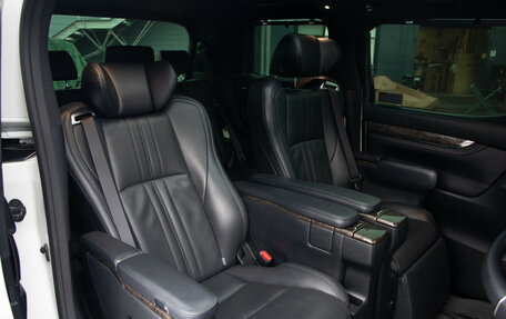 Toyota Alphard III, 2019 год, 4 490 000 рублей, 15 фотография