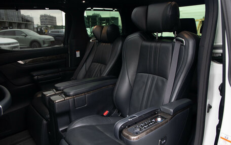 Toyota Alphard III, 2019 год, 4 490 000 рублей, 12 фотография