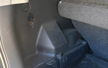 Nissan Note II рестайлинг, 2010 год, 700 000 рублей, 8 фотография