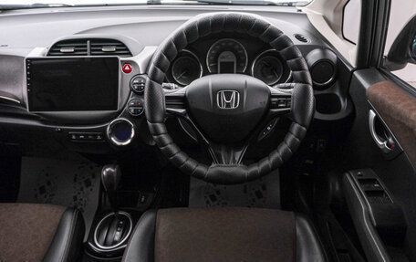 Honda Fit Shuttle I рестайлинг, 2013 год, 959 000 рублей, 15 фотография