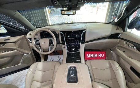 Cadillac Escalade IV, 2018 год, 5 600 000 рублей, 5 фотография