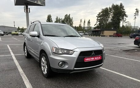 Mitsubishi Outlander III рестайлинг 3, 2011 год, 950 000 рублей, 1 фотография