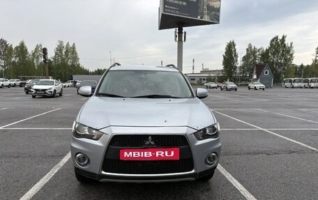 Mitsubishi Outlander III рестайлинг 3, 2011 год, 950 000 рублей, 2 фотография