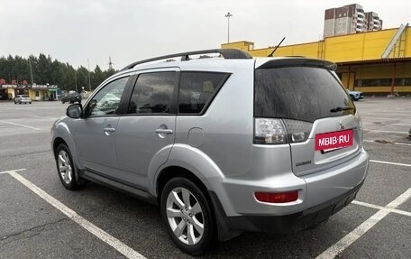 Mitsubishi Outlander III рестайлинг 3, 2011 год, 950 000 рублей, 4 фотография