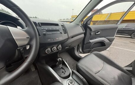 Mitsubishi Outlander III рестайлинг 3, 2011 год, 950 000 рублей, 12 фотография