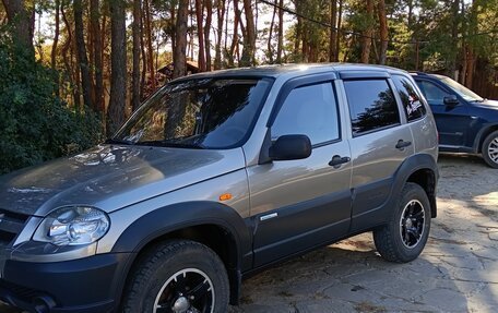 Chevrolet Niva I рестайлинг, 2011 год, 520 000 рублей, 4 фотография