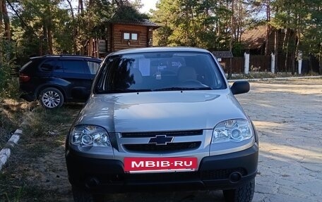 Chevrolet Niva I рестайлинг, 2011 год, 520 000 рублей, 2 фотография