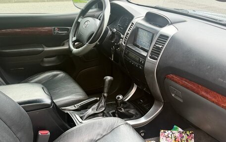 Toyota Land Cruiser Prado 120 рестайлинг, 2004 год, 1 265 000 рублей, 5 фотография