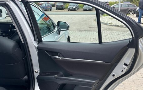 Toyota Camry, 2021 год, 3 000 000 рублей, 10 фотография