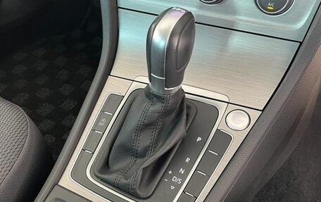 Volkswagen Golf VII, 2016 год, 1 066 700 рублей, 15 фотография