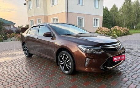 Toyota Camry, 2017 год, 2 700 000 рублей, 2 фотография