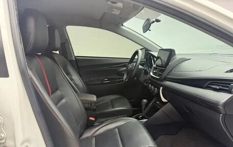 Toyota Yaris XP150 рестайлинг, 2022 год, 1 210 005 рублей, 10 фотография