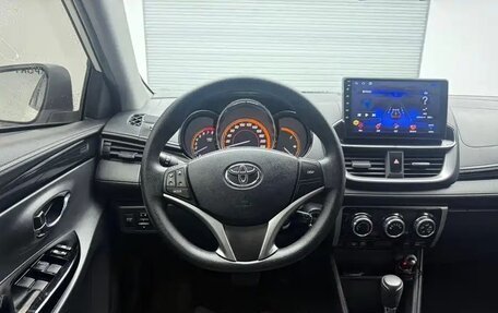 Toyota Yaris XP150 рестайлинг, 2022 год, 1 210 005 рублей, 8 фотография