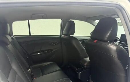 Toyota Yaris XP150 рестайлинг, 2022 год, 1 210 005 рублей, 15 фотография
